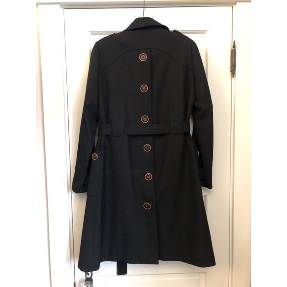 Buttoned trench coat - Picture 4 of 10